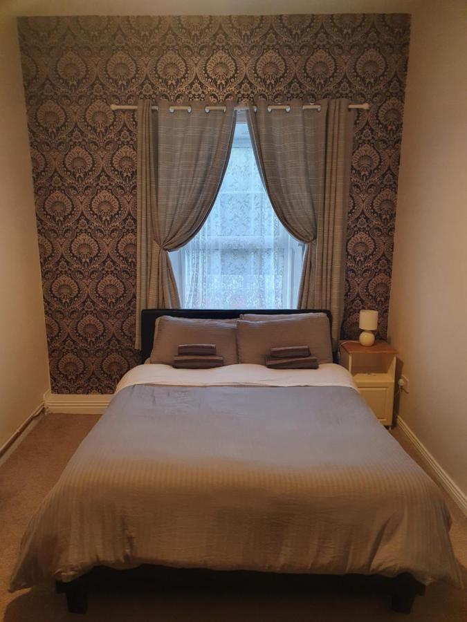 Gordon's Guesthouse Loughrea Extérieur photo